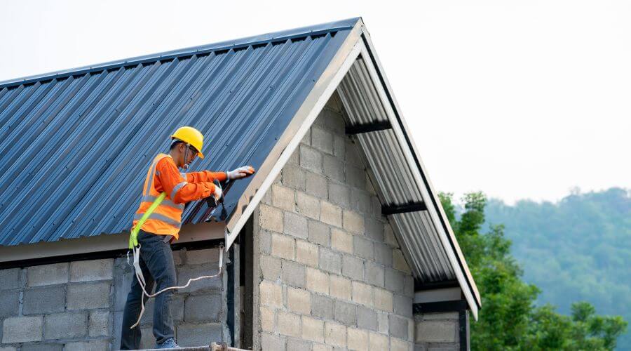 Expert new roof installation services in Bradgate, IA